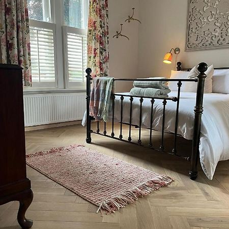 Private Apartment - 3 Bedrooms 哈罗盖特 外观 照片