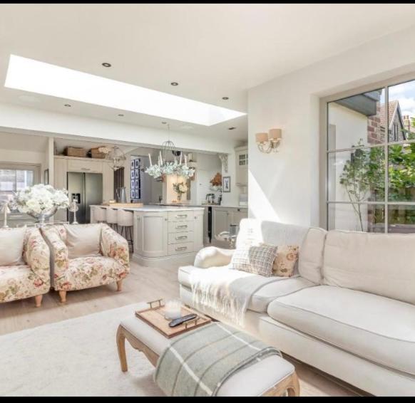 Private Apartment - 3 Bedrooms 哈罗盖特 外观 照片