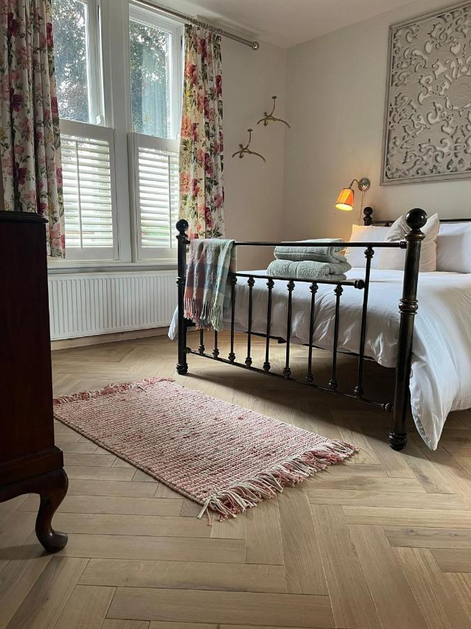 Private Apartment - 3 Bedrooms 哈罗盖特 外观 照片